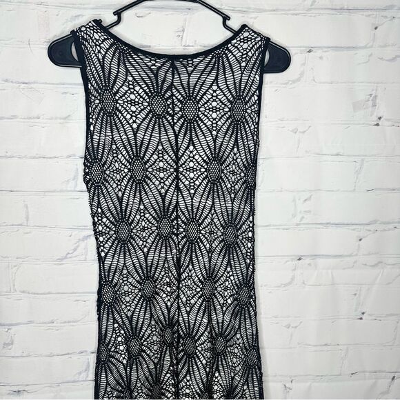 Me Paris size 2 black & white dress - Picture 7 of 8